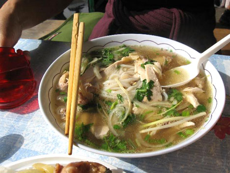 pho-showing-noodles pho-showing-noodles