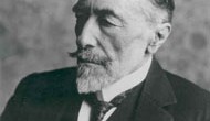 โจเซฟ คอนราด (Joseph Conrad) นักประพันธ์ชาวโปแลนด์ นักเขียนเอกแห่งศตวรรษที่ 20 คอนราดเกิดเมื่อวันที่ 3 ธันวาคม 2400 ที่ประเทศโปแลนด์ ชื่อเดิมคือ Teodor Jozef Konrad Natecz-Korzeniowski ตอนอายุ 12 ปีพ่อแม่เสียชีวิต จึงย้ายไปอยู่กับลุงที่สวิตเซอร์แลนด์ จากนั้นเขาก็เริ่มทำงานกับเรือพาณิชย์ของฝรั่งเศสเมื่ออายุ 14 ปี และเปลี่ยนมาทำงานกับเรือของอังกฤษ จนได้เป็นกับตันในที่สุด ตอนอายุ 29 ปีเขาโอนสัญชาติเป็นอังกฤษ และเปลี่ยนชื่อเป็น “โจเซฟ คอนราด” เขาเลิกออกทะเลเมื่ออายุ 36 ปี เริ่มตั้งหลักปักฐานในอังกฤษ แต่งงานมีบุตรชายสองคน และเริ่มต้นอาชีพนักประพันธ์ตั้งแต่นั้น โดยใช้วัตถุดิบและแรงบันดาลใจจากประสบการณ์การเดินเรือในเอเชียตะวันออกเฉียงใต้และคองโก มาเขียนเป็นนิยายหลายเรื่อง ผลงานที่เด่น ๆ ของเขาคือ “The Heart of Darkness”, “Lord Jim”, “Amy Foster” และ “Nostromo” คอนราดได้รับการยอมรับว่าเป็นหนึ่งในบรรดานักเขียนที่สามารถใช้ภาษาอังกฤษได้อย่างสละสลวย แม้จะเป็นภาษาที่ 3 ของเขา รองลงมาจากภาษาโปแลนด์และฝรั่งเศสก็ตาม งานเขียนของเขาสามารถกะเทาะเปลือกค้นลึกไปถึงแก่นของความเป็นมนุษย์ ที่มีความอ่อนแอ มีอุดมคติที่กลายเป็นความชั่วร้าย และมีลักษณะ ปฏิเสธวีรบุรษ (anti-hero) คอนราดจัดอยู่ในกลุ่มนักเขียนแนว “อัตถิภาวะนิยม” (Existentialism) และ “โรแมนติก” (Romantics) ผลงานของคอนราดได้ช่วยเบิกทางให้แก่ วรรณกรรมสมัยใหม่ (Modernist literature) และมีอิทธิพลอย่างมากต่อนักเขียนรุ่นหลัง ๆ เช่น เฮมิงเวย์ (Ernest Hemingway), ดี.เอช. ลอว์เรนซ์ (D.H. Lawrence) และ แกรห์ม กรีน (Graham Greene) คอนราดเสียชีวิตด้วยอาการหัวใจวาย เมื่อวันที่ 3 สิงหาคม พ.ศ. 2400