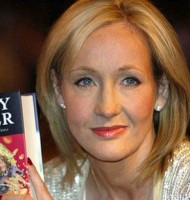 โจแอนน์ โรลลิง (Joanne Kathleen Rowling) นักเขียนชาวอังกฤษ เจ้าของนามปากกา "เจ. เค. โรลลิง" 