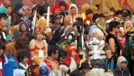 COSPLAY โลกเร้นลับของนักเลียนแบบตัวละคร เสียงดนตรีญี่ปุ่นของผู้เข้าประกวดหมายเลขล่าสุดเพิ่งเงียบลงเพียงอึดใจ แล้วลำโพงขนาดใหญ่ก็แผดเสียงกระหึ่มขึ้น