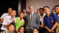 สัมภาษณ์ – ๔๘ ปีกับการตามหา “อนุภาคพระเจ้า” โจ อินแคนเดลา อัลเบิร์ต เดอ โรก หัวหน้าทีมนักวิทยาศาสตร์ที่ค้นพบ ...