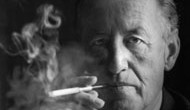 เอียน เฟลมมิง (Ian Fleming) นักประพันธ์ชาวอังกฤษ เจ้าของผลงานนิยายชื่อดัง เจมส์ บอนด์ 007 (James Bond 007) เขาเกิดเมื่อวันที่ 28 พฤษภาคม 2451 ในตระกูลผู้ดีที่กรุงลอนดอน เรียนภาษาศาสตร์จากมหาวิทยาลัยมิวนิค และมหาวิทยาลัยเจนิวา จากนั้นได้เป็นนักข่าวของศูนย์ข่าวรอยเตอร์ส (Reuters news service) ซึ่งเคยส่งเขาไปทำข่าวจารกรรมที่รัสเซีย ในช่วงสงครามโลกครั้งที่ 2 เข้าไปรับราชการในแผนกข่าวกรองของกองทัพเรืออังกฤษ หลังจากสงครามสงบเอียนไปร่วมงานกับหนังสือพิมพ์เคมส์ลีย์ (Kemsley Newspapers) ในฐานะผู้จัดการข่าวต่างประเทศ ในช่วงหลังของชีวิตเขาได้หลบไปแต่งงานและตั้งหลักปักฐานอยู่ที่ประเทศจาไมกา และลงมือเขียนประวัติชีวิตตัวเองแต่กลับกลายเป็นจุดเริ่มต้นของนิยายสายลับเรื่อง Casino Royale ตีพิมพ์ในปี 2496 กลายเป็นภาคแรกของซีรีส์สายลับก้องโลก เจมส์ บอนด์ ซึ่งเอียนได้เขียนต่อมารวมทั้งหมด 14 ภาค นอกจากนี้เขายังเขียนนวนิยายเด็กชุด Chitty-Chitty-Bang-Bang อีกด้วย  แม้เขาจะเสียชีวิตไปแล้ว แต่ เจมส์ บอนด์ ตัวละครของเขาก็ได้มีนักเขียนคนอื่นๆ นำไปใช้เป็นตัวละครเขียนภาคต่อออกมาอีกกว่าสิบภาค ในปี 2505 เจมส์ บอนด์ก็ได้ไปโลดแล่นอยู่บนแผ่นเซลลูลอยด์เป็นครั้งแรก คือตอน ด็อกเตอร์ โน (Dr. No) จากนั้นก็ได้มีการสร้างภาพยนต์เจมส์ บอนด์ต่อมาอีกกว่า 20 ภาค นับเป็นหนึ่งในภาพยนตร์ชุดที่ประสบความสำเร็จมากที่สุดเรื่องหนึ่ง เอียน เฟลมมิ่ง เป็นคนสูบบุหรี่และดื่มเหล้าจัด ในช่วงบั้นปลายเขาทรมานจากอาการโรคหัวใจ เคยหัวใจวายเมื่อปี พ.ศ.2504 ก่อนที่จะเสียชีวิตจากการหัวใจวายอีกครั้งในวันที่ 12 สิงหาคม พ.ศ. 2507