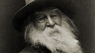วอลต์ วิตแมน วอลต์ วิตแมน (Walter “Walt” Whitman) กวีชาวอเมริกัน เกิดที่เมืองลองไอส์แลนด์ รัฐนิวยอร์ก เกิดวันที่ 31 พฤษภาคม พ.ศ. 2362 ตอนเด็ก ๆ วิตแมนได้รับอิทธิพลทางความคิดแบบเสรีนิยม และทัศนคติด้านการเมือง จากพ่อของเขา ซึ่งเป็นช่างไม้ที่นับถือนิกายเควกเกอร์ (Quaker–นิกายย่อยของคริสตจักรโปรเตสแตนท์) ตอนอายุ 11 ขวบเขาทำงานเป็นเด็กรับใช้ประจำสำนักงานกฎหมาย จากนั้นย้ายมาเป็นเด็กเรียงพิมพ์ ก่อนจะได้ทำงานหนังสือพิมพ์และเป็นบรรณาธิการในที่สุด เขาได้เขียนบทความวิพากษ์วิจารณ์กฎหมายค้าทาสของรัฐบาลอย่างรุนแรง ด้วยความเชื่อมั่นในพลังของประชาธิปไตยอย่างมาก ผลงานที่สร้างชื่อให้เขาได้แก่หนังสือรวมบทกวีชุด Leaves of Grass ตีพิมพ์ครั้งแรกในปี 2398 บทกวีชุดนี้ได้แสดงออกถึงจิตวิญญาณอิสระแห่งวัยเยาว์ ผลงานของวิตแมนส่วนใหญ่จะสดุดีความยิ่งใหญ่ของธรรมชาติ คุณค่าของปัจเจกชน เสรีภาพและภาดรภาพ วิ ตแมนเสียชีวิตเมื่อวันที่ 26 มีนาคม 2435 เขาได้รับการยกย่องว่าเป็นกวีชาวอเมริกันที่ยิ่งใหญ่ที่สุด ผลงานของเขามีอิทธิพลต่อวงการวรรณกรรมมาจนทุกวันนี้