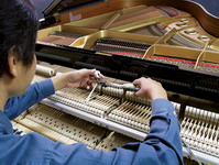 piano technician หิรัญ สุขจิตร์ อย่าเรียกผมว่า ช่างจูนเปียโน