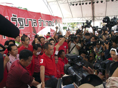 redshirt02