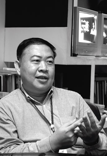 สัมภาษณ์ อดิศักดิ์ ลิมปรุ่งพัฒนกิจ กรรมการผู้อำนวยการ บริษัทเนชั่น บรอดแคสติ้ง คอร์ปอเรชั่น จำกัด (มหาชน)การเมืองไทยกับการเติบโตของเคเบิลทีวีและนิวมีเดีย 1 adisak02