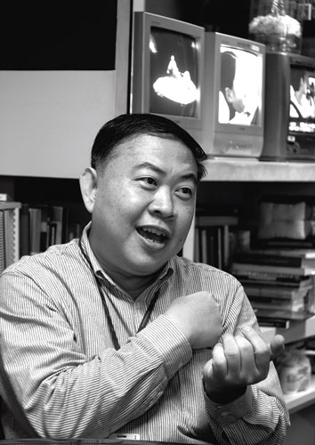 สัมภาษณ์ อดิศักดิ์ ลิมปรุ่งพัฒนกิจ กรรมการผู้อำนวยการ บริษัทเนชั่น บรอดแคสติ้ง คอร์ปอเรชั่น จำกัด (มหาชน)การเมืองไทยกับการเติบโตของเคเบิลทีวีและนิวมีเดีย 3 adisak04