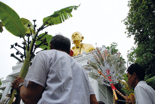 ครูบาศรีวิชัย ศรัทธา อภินิหาร การเมือง 9 kruba09
