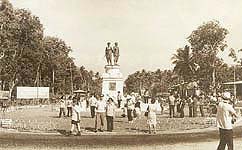 รอบอนุสาวรีย์วีรสตรีที่ภูเก็ต