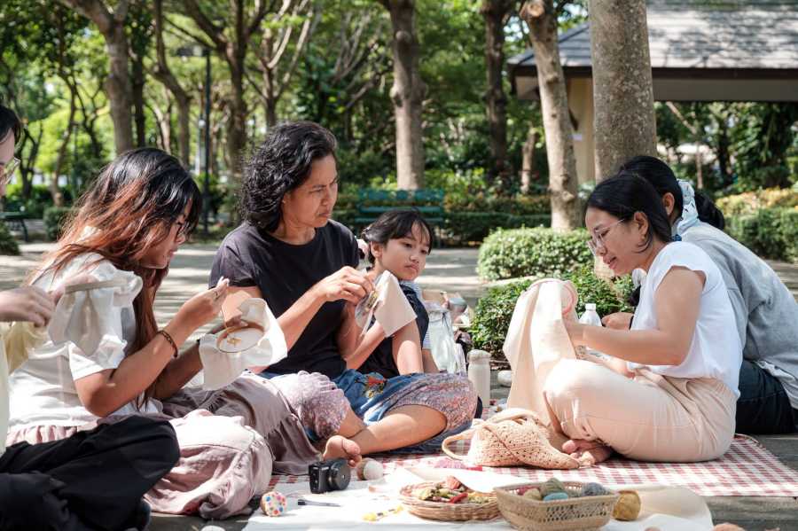 Parkใจ ในสวน : ปักผ้าในสวน ชวนใจกลับบ้าน กับ Sandmade แซน ศกลวรรณ แก้วสมบูรณ์ ชวน Parkใจ @สวนทวีวนารมย์ 24 2025pakpa23