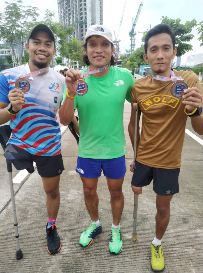 อัลตรามาราธอน-เทรลรันนิง ของ (สอง) นักวิ่งตาบอด 2 blindrunner2