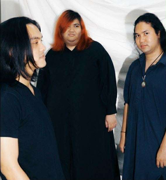 Me, performing : H0M0HAUS – คุยกับมิสโอ๊ตถึงศิลปะเควียร์เธียเตอร์และมุมมองการตั้งคำถามต่ออำนาจนิยม 4 crew2