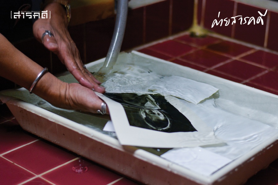 เขียนภาพด้วยแสงผ่านห้องมืด 8 darkroom09