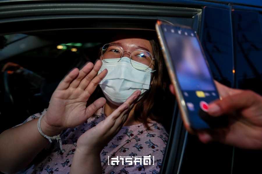 ใกล้ (ประชาธิปไตยที่ฝันถึง ?) รุ้ง 1 รุ้ง ปนัสยา - ใกล้ (ประชาธิปไตยที่ฝันถึง ?) รุ้ง