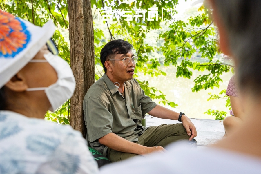 กระรอกน้อยเชื่อมสัมพันธ์ในสวน - 17 พฤศจิกายน 2567 23 squirrel24