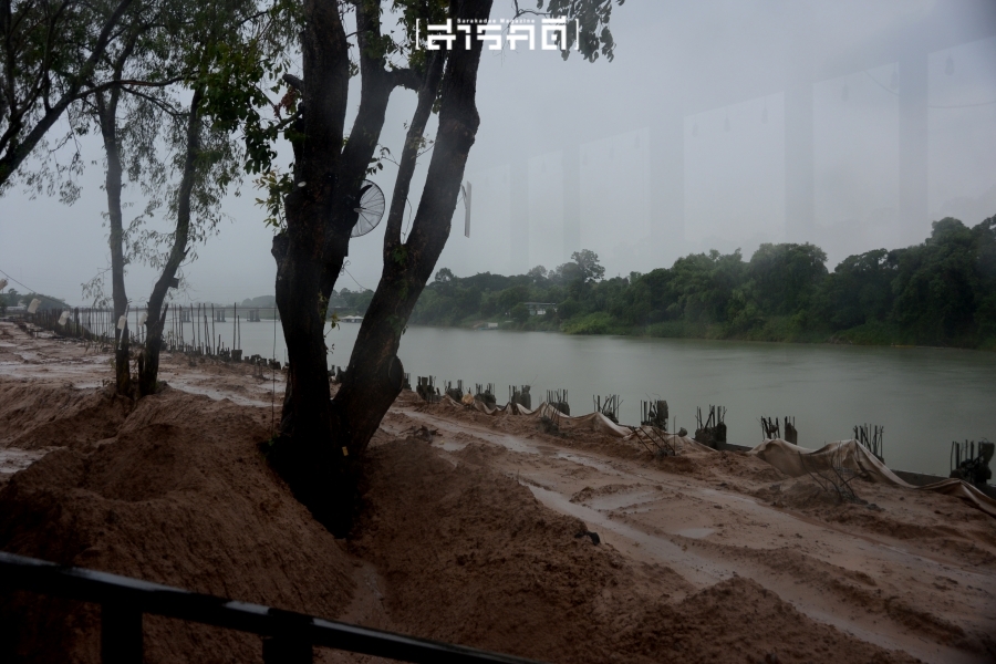 น้ำท่วมอุบลฯ แม่น้ำ (มูล) ผู้คน เขื่อน 9 ubonflood08