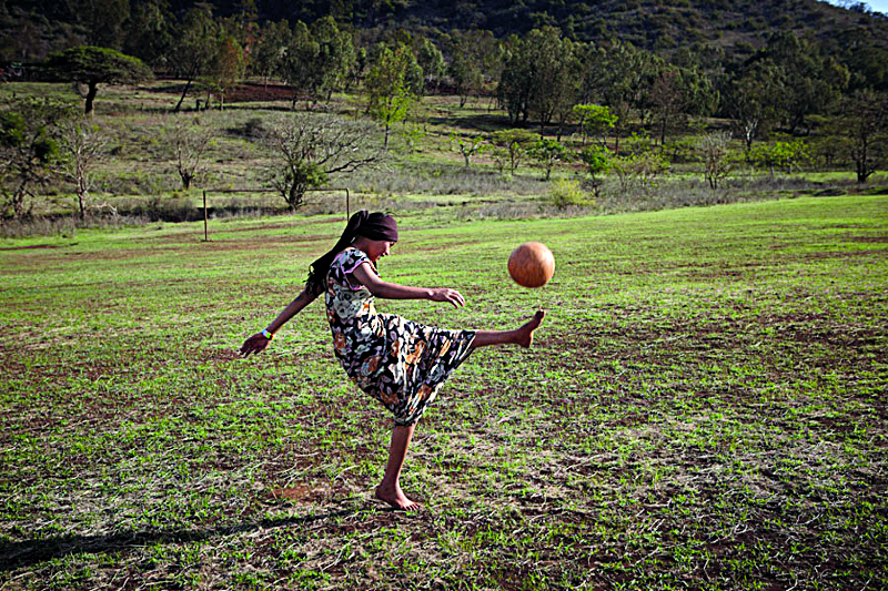 โลกใบใหม่ - ฟุตบอลเพื่อสันติภาพและสิทธิของผู้หญิง